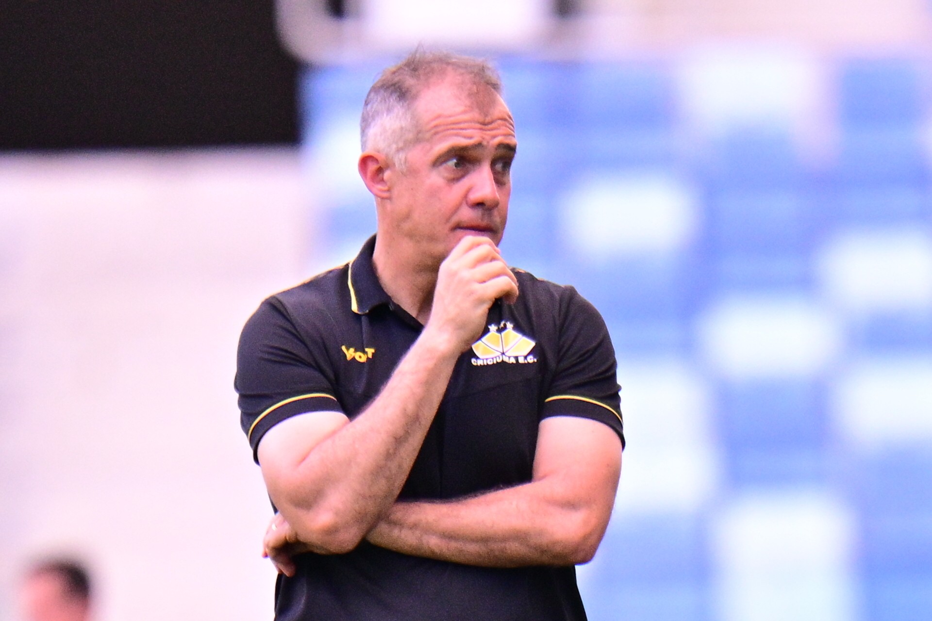 Inter faz proposta e avança para contratar técnico Eduardo Baptista, do Criciúma