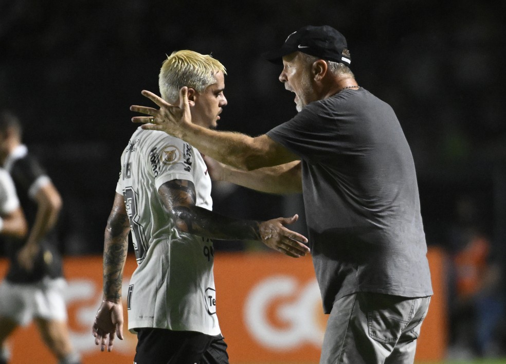 Fagner tem sido titular há uma década; agora, camisa 23 deve ter sombra de ex-Fla — Foto: André Durão