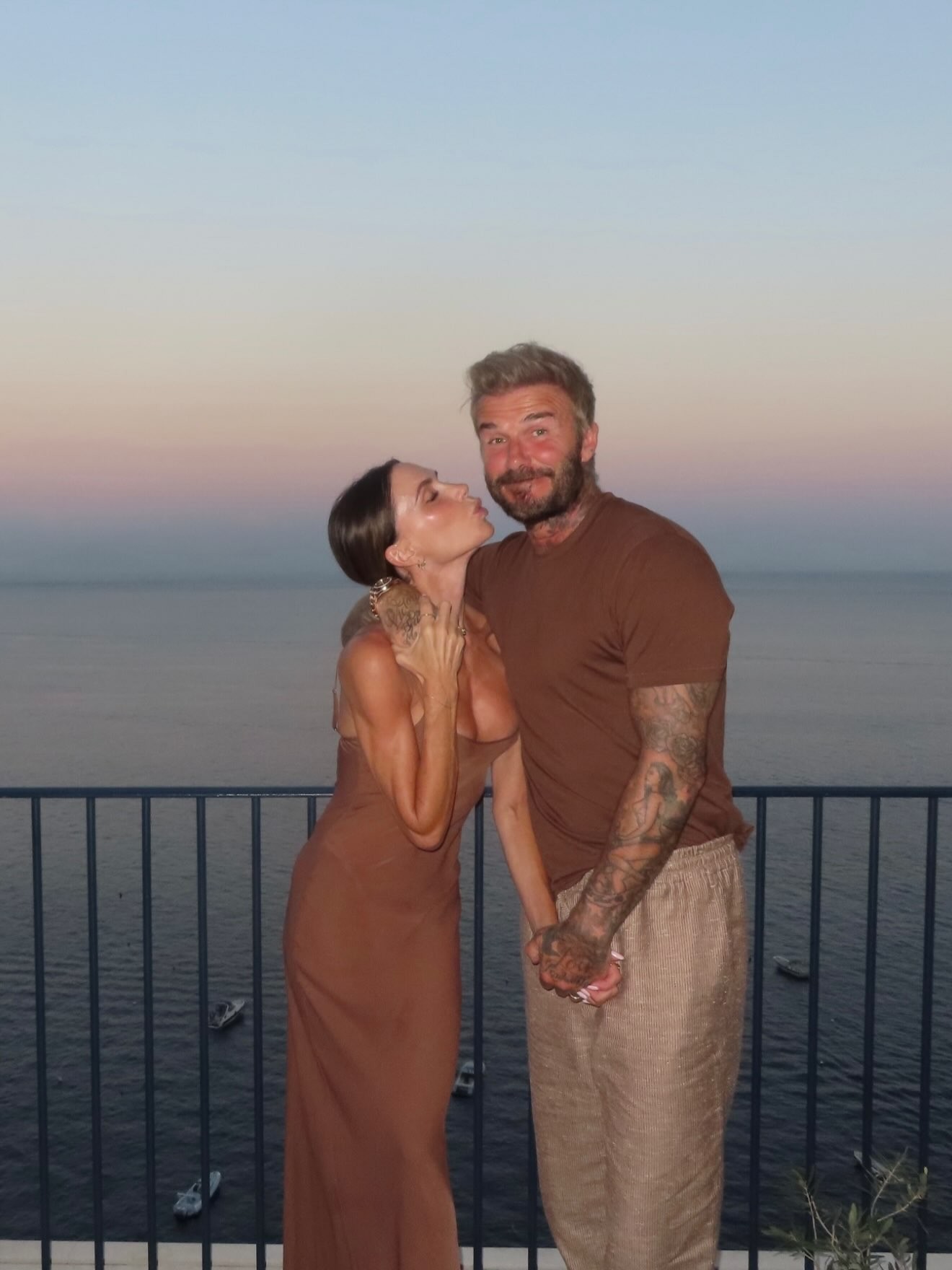 Beckham escolhe hotel de R$ 41 mil por noite para férias na Itália; veja imagens