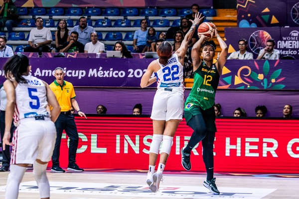 Brasil supera EUA no último jogo das Eliminatórias e vai à Copa do