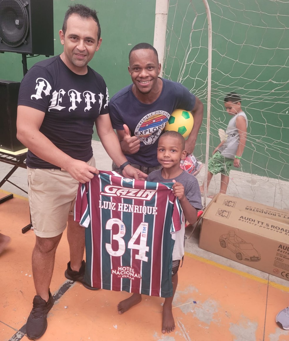 Foto de jogador na infância com camisa do Fluminense viraliza em post de  clube na Índia; entenda, fluminense
