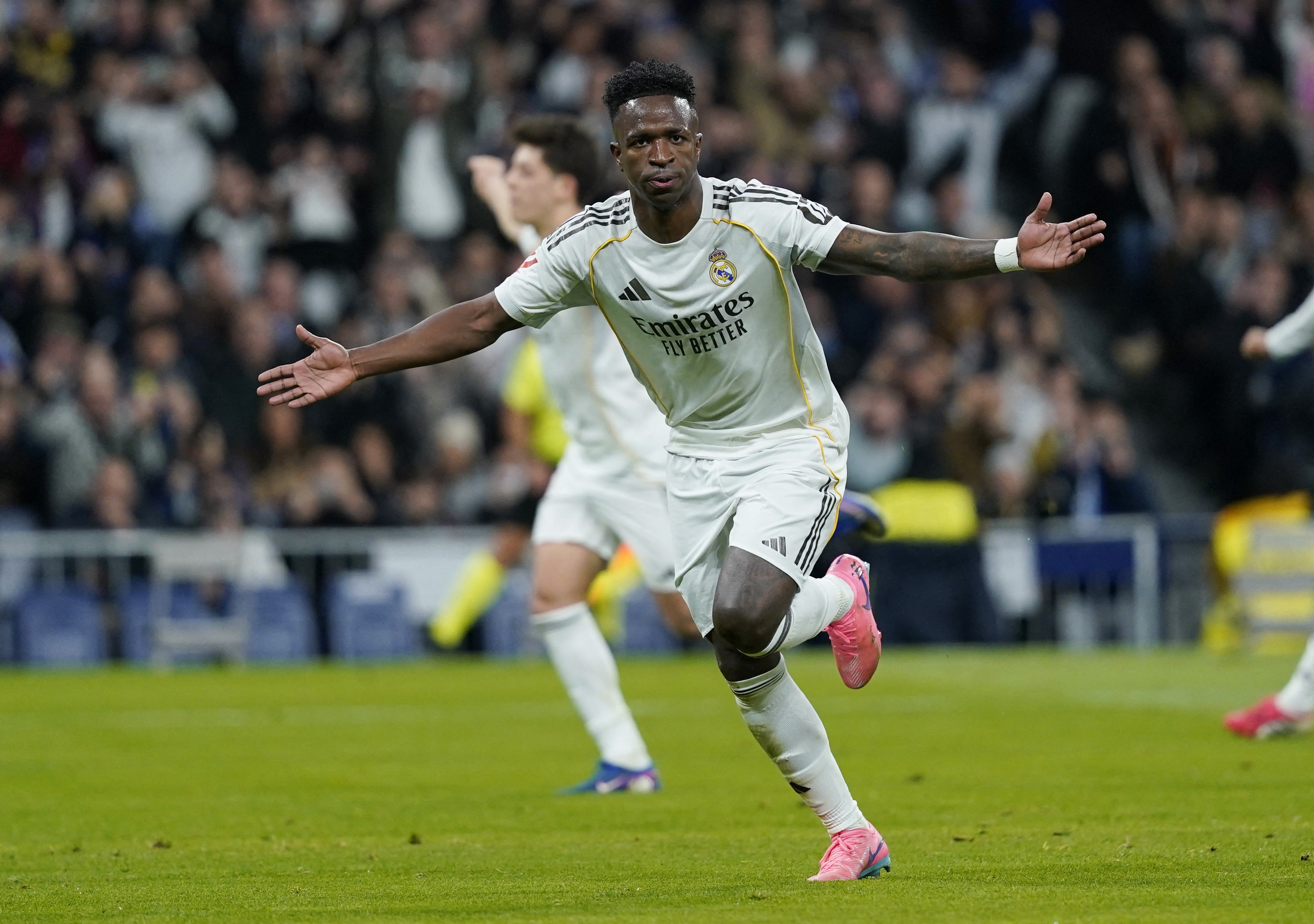 Baile de Carnaval: Vini Jr. confirma protagonismo no Real com show diante da Real Sociedad