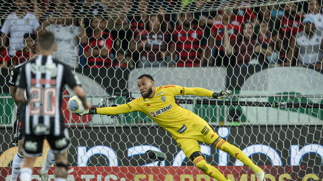 Everson faz grande partida diante do Flamengo, pelo Brasileirão