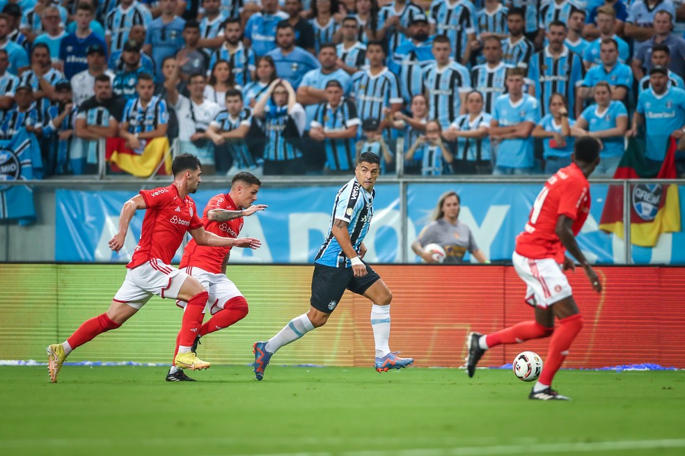 Suárez no seu primeiro Gre-Nal na Arena — Foto: Lucas Uebel/Grêmio