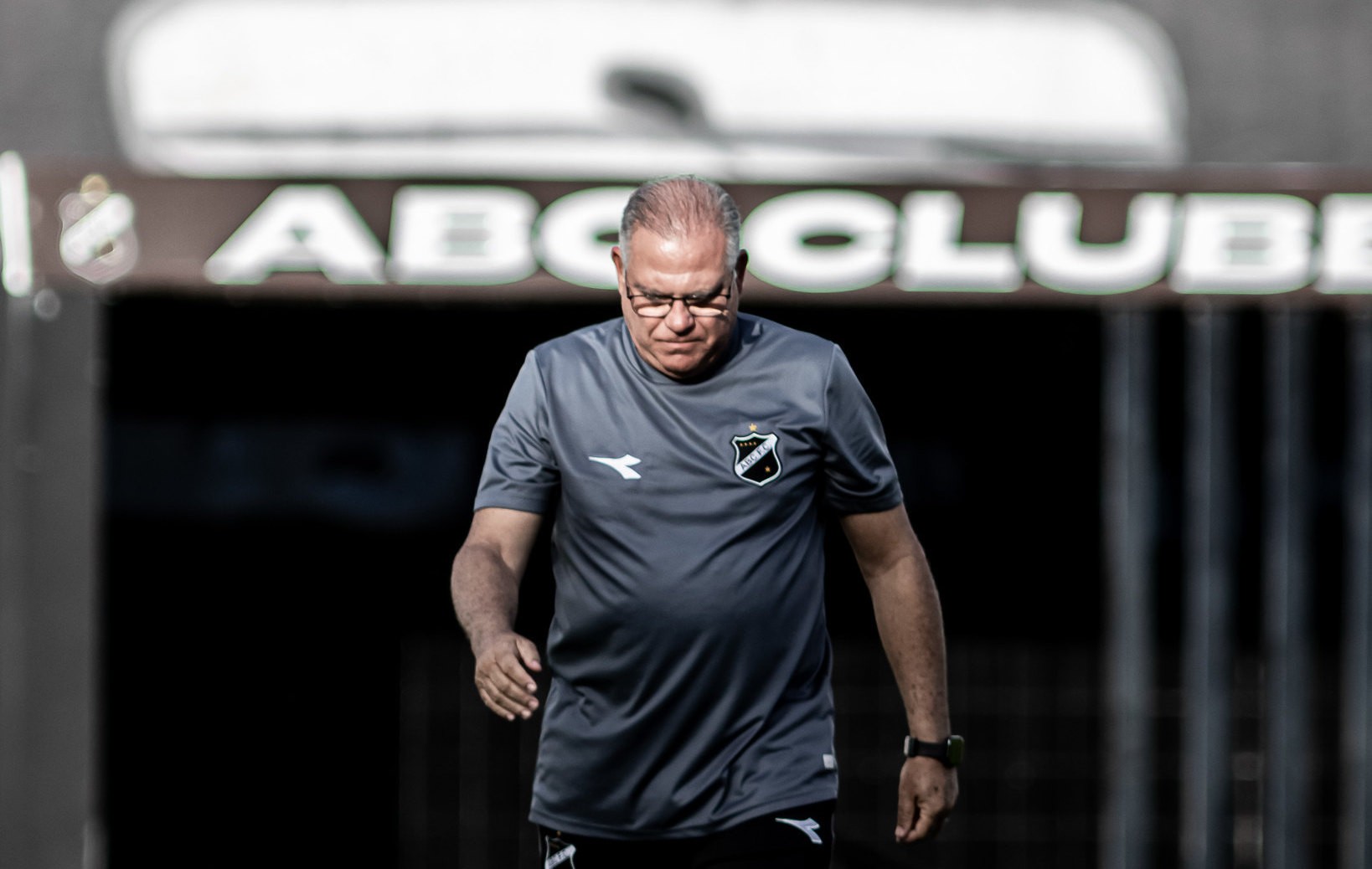 ABC e Waguinho Dias não chegam a acordo e técnico deixa o clube após acesso à Série C