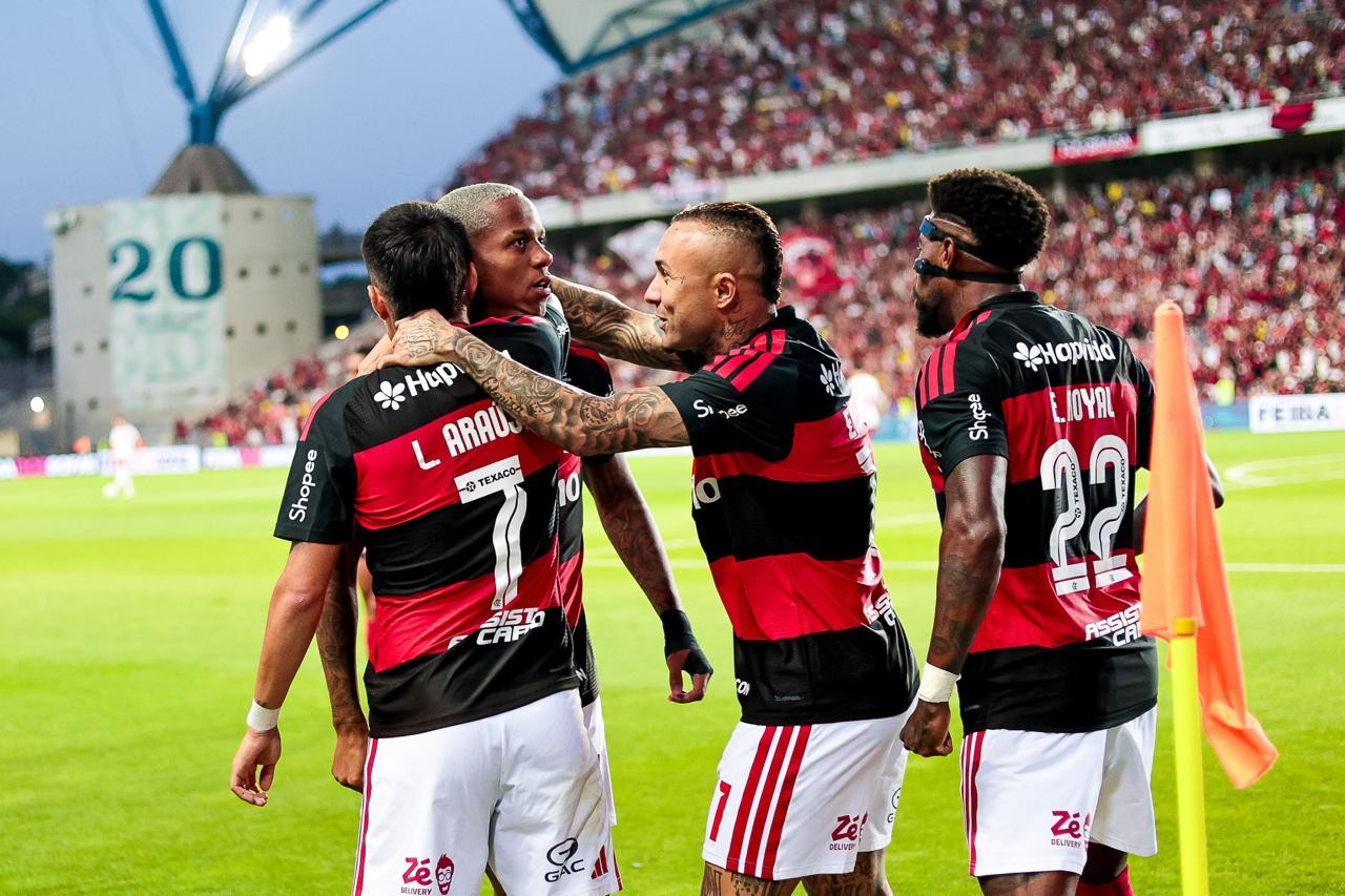 Flamengo Enfrenta Clubes Europeus em Teste de Alto Nível para Avaliar Desempenho e Ampliar Retrospecto Positivo