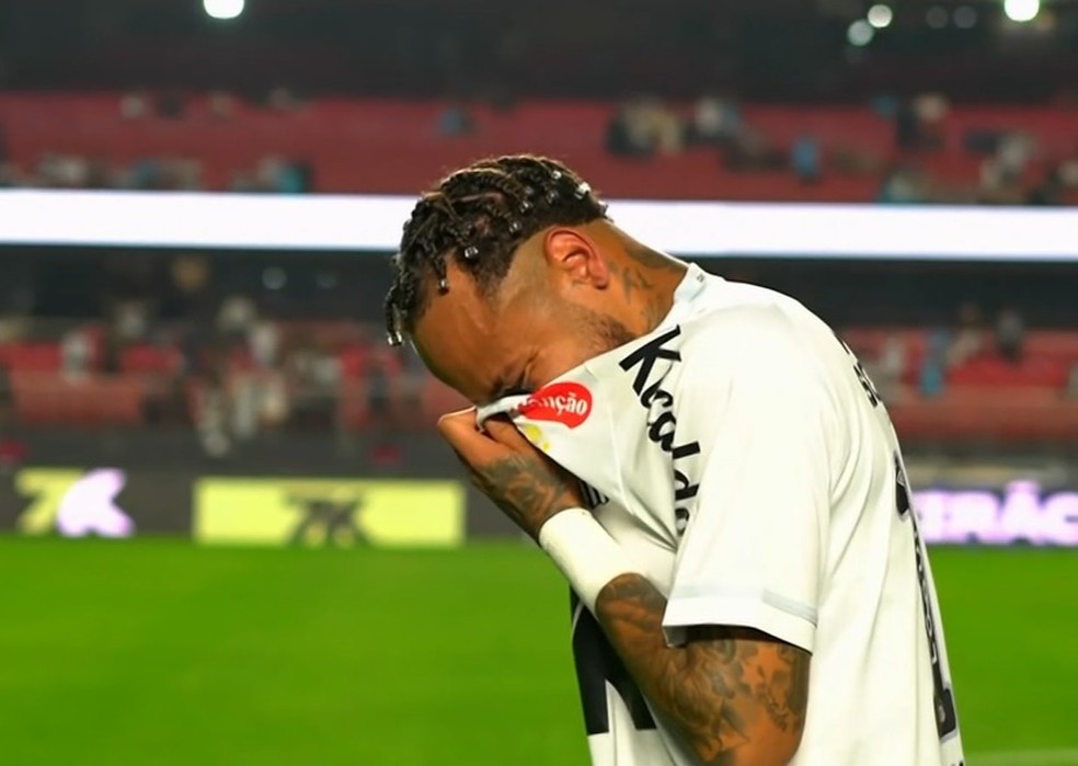 Neymar chora após Santos x Vasco — Foto: Globo