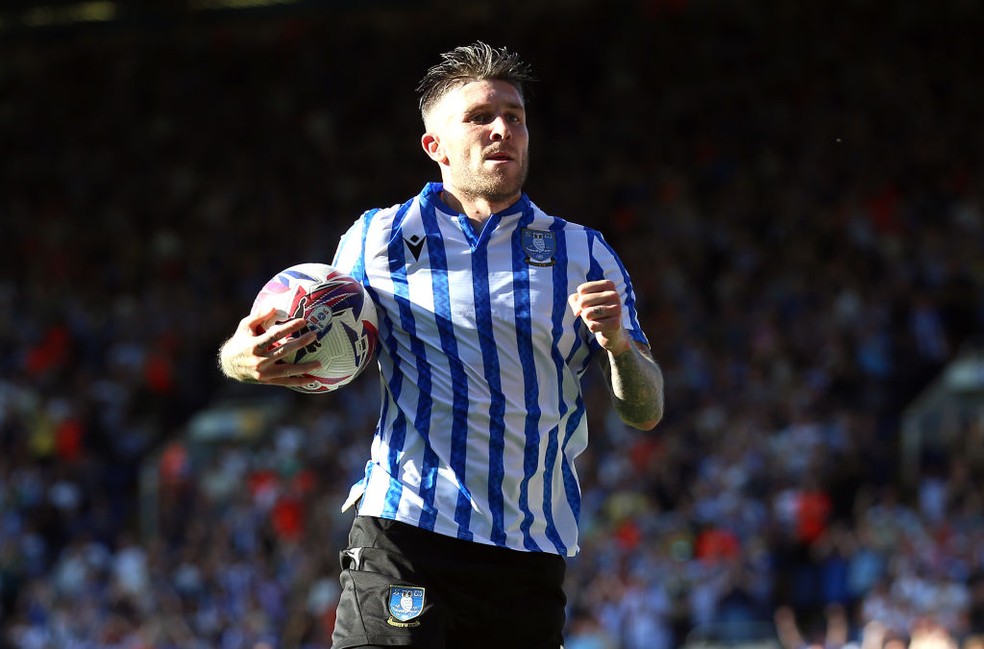 Josh Windass com a camisa do Sheffield Wednesday — Foto: Getty Images