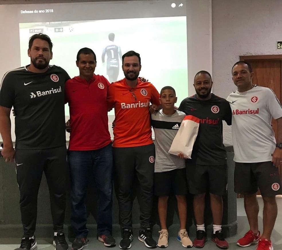 Otávio Rotunno (de laranja) ao lado de Gabriel Carvalho — Foto: Arquivo pessoal