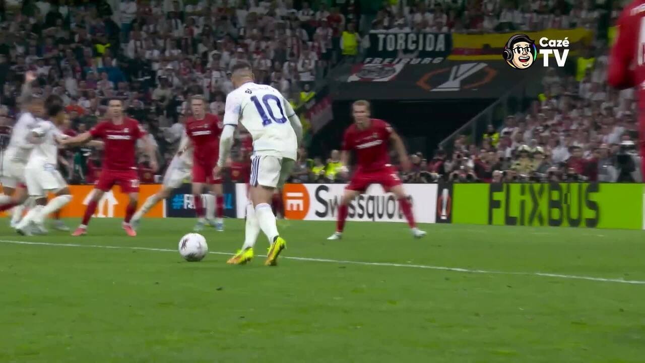 Príncipe William vai à loucura com título do Aston Villa na Liga Europa; veja imagens