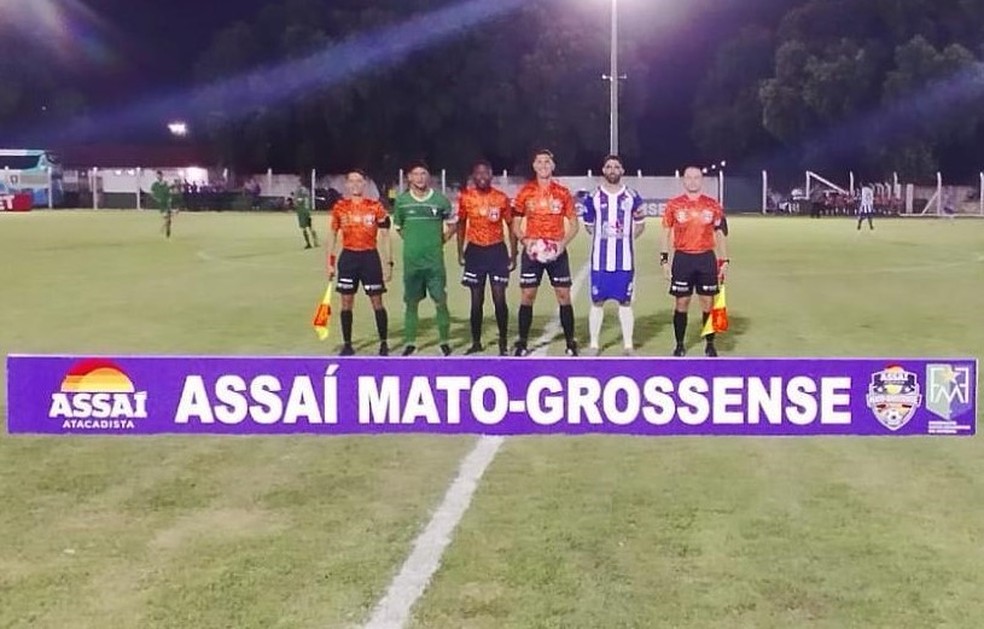 Santa Cruz x Sinop - Semifinais do Mato-grossense da Segunda Divis&atilde;o &mdash; Foto: FMF