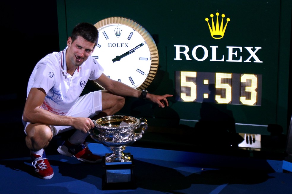 Em conclusão de jogo paralisado, Djokovic bate Nadal e vai à final de  Wimbledon