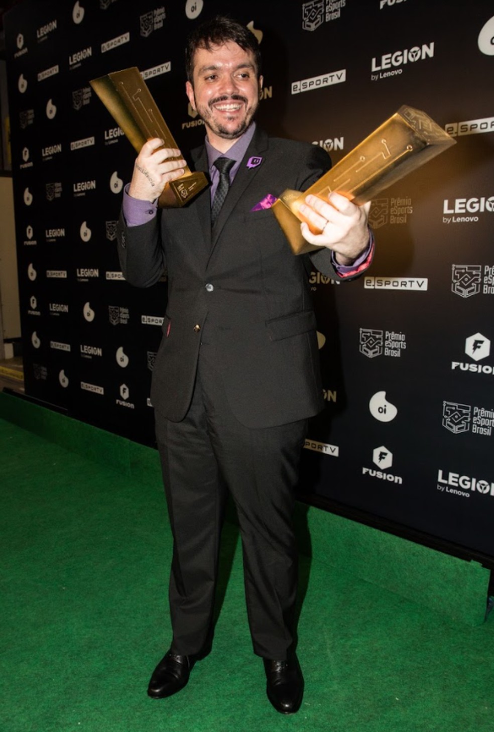 Gaules vence prêmios de Melhor Streamer e Personalidade do Ano