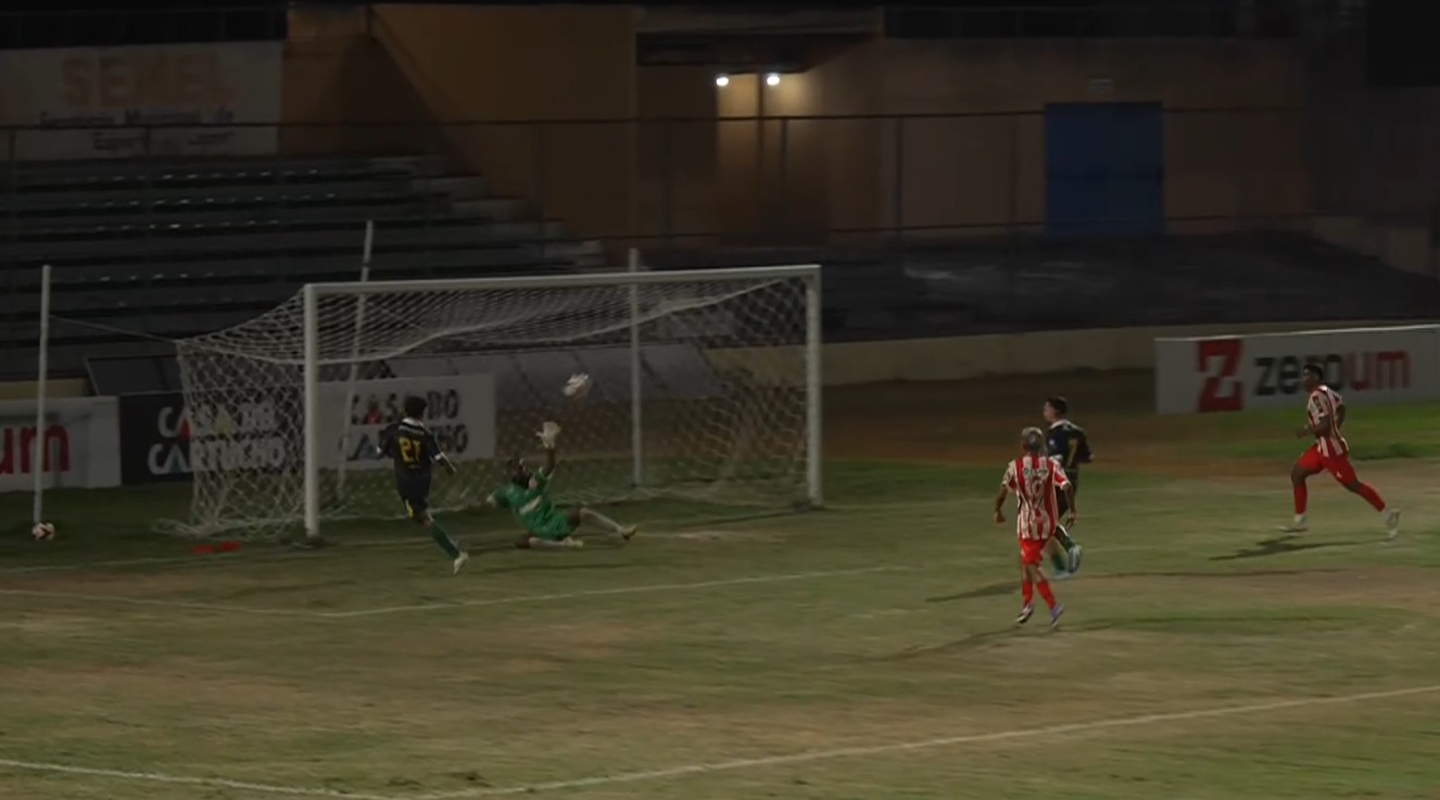 Inacreditável FC: atacante perde chance sem goleiro e debaixo da trave na Segundona do Piauí