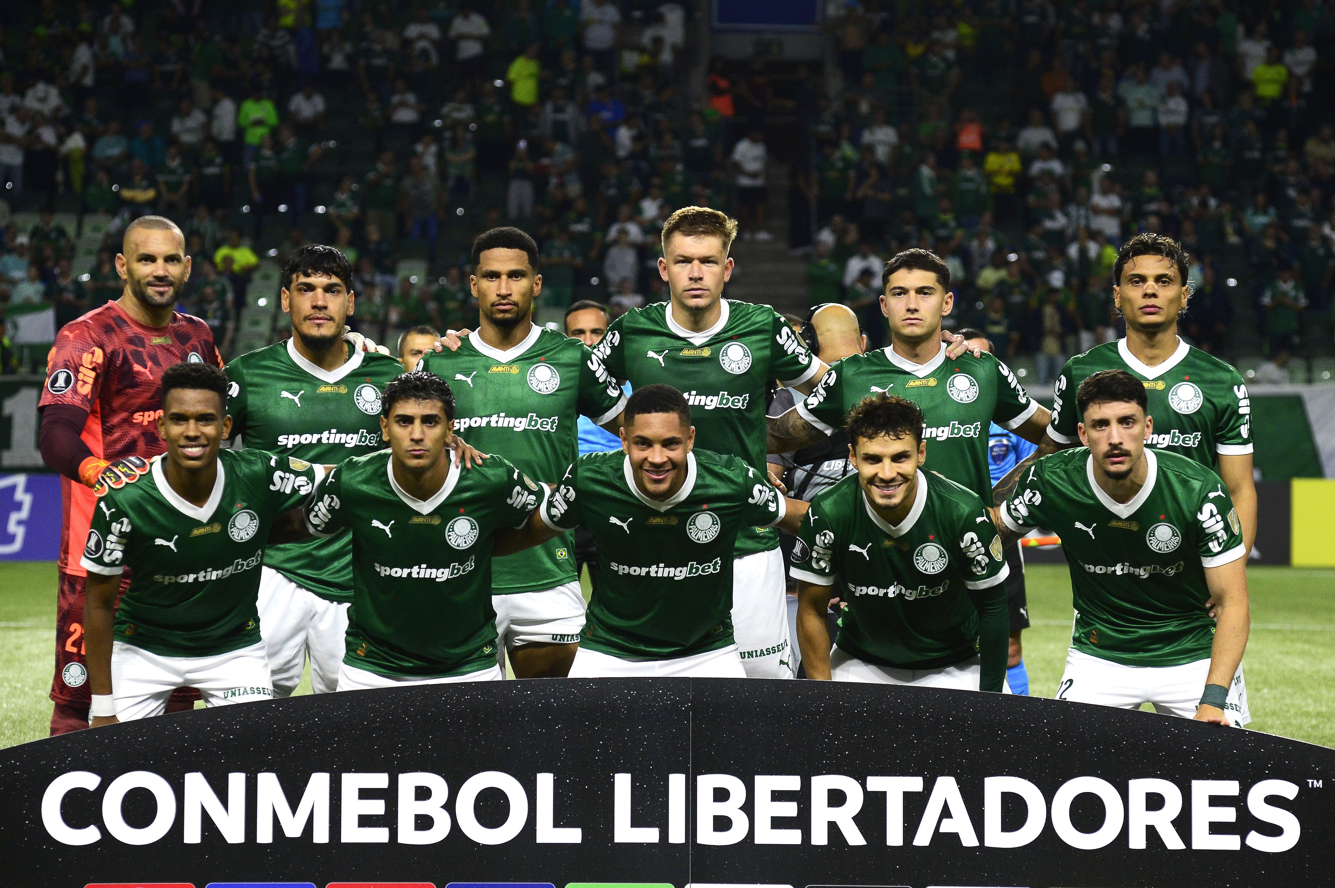 Desempenho do Palmeiras: Ríos destaca-se e garante vitória sobre o Cerro.