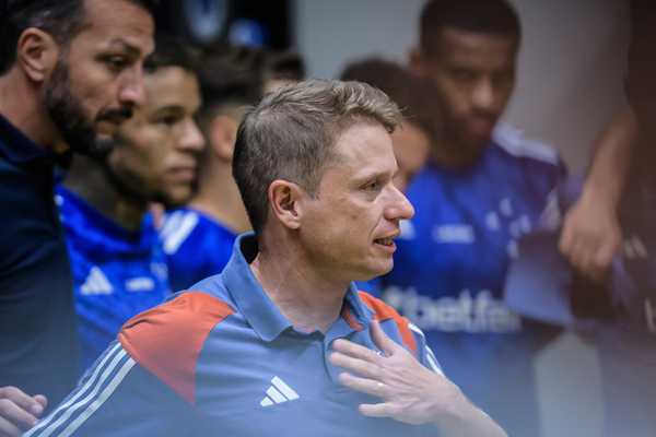 Alta valorização salarial de Seabra gera respaldo de lideranças no Cruzeiro