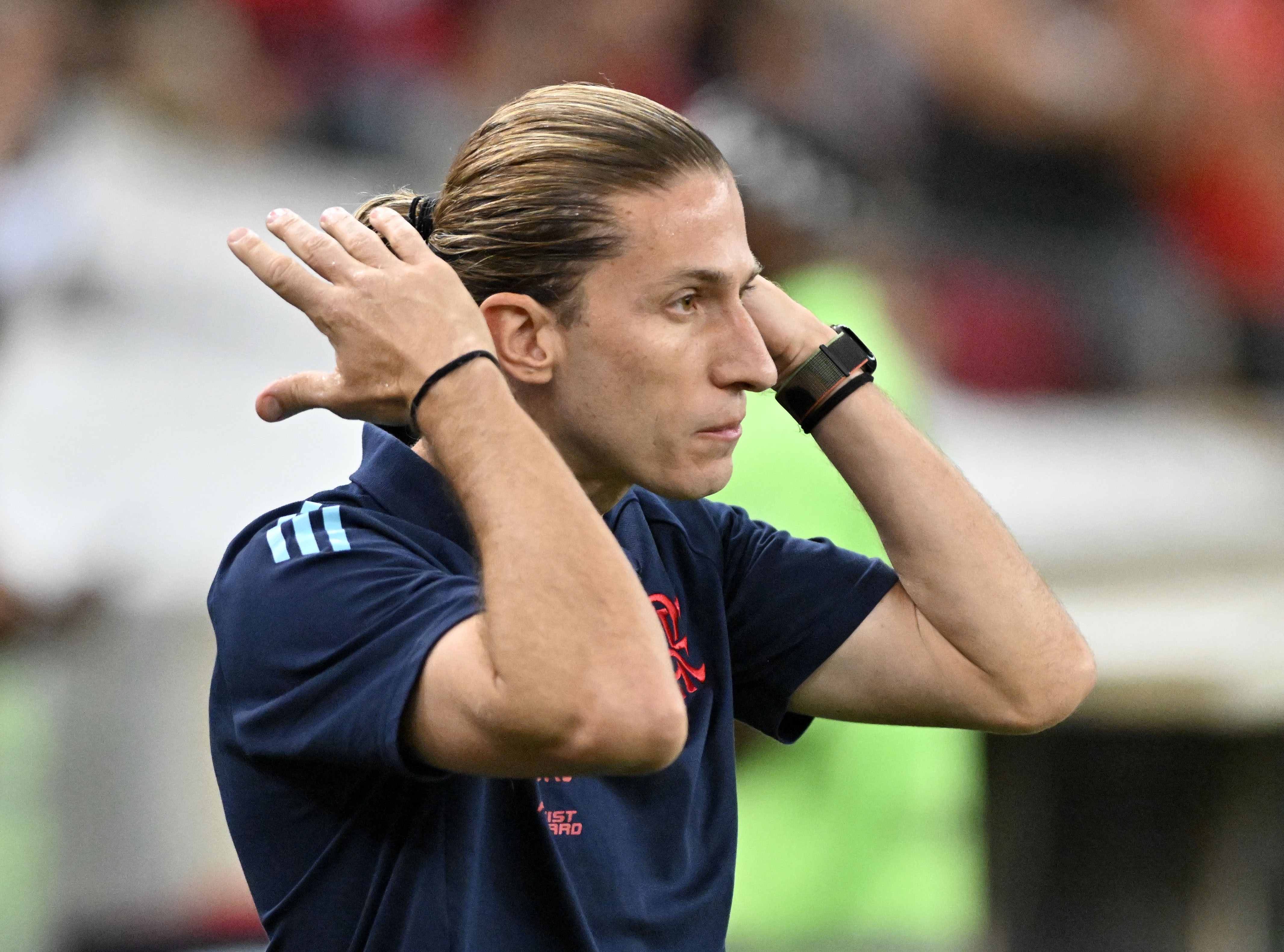 Filipe Luís elogia determinação dos atletas do Flamengo em busca do título.