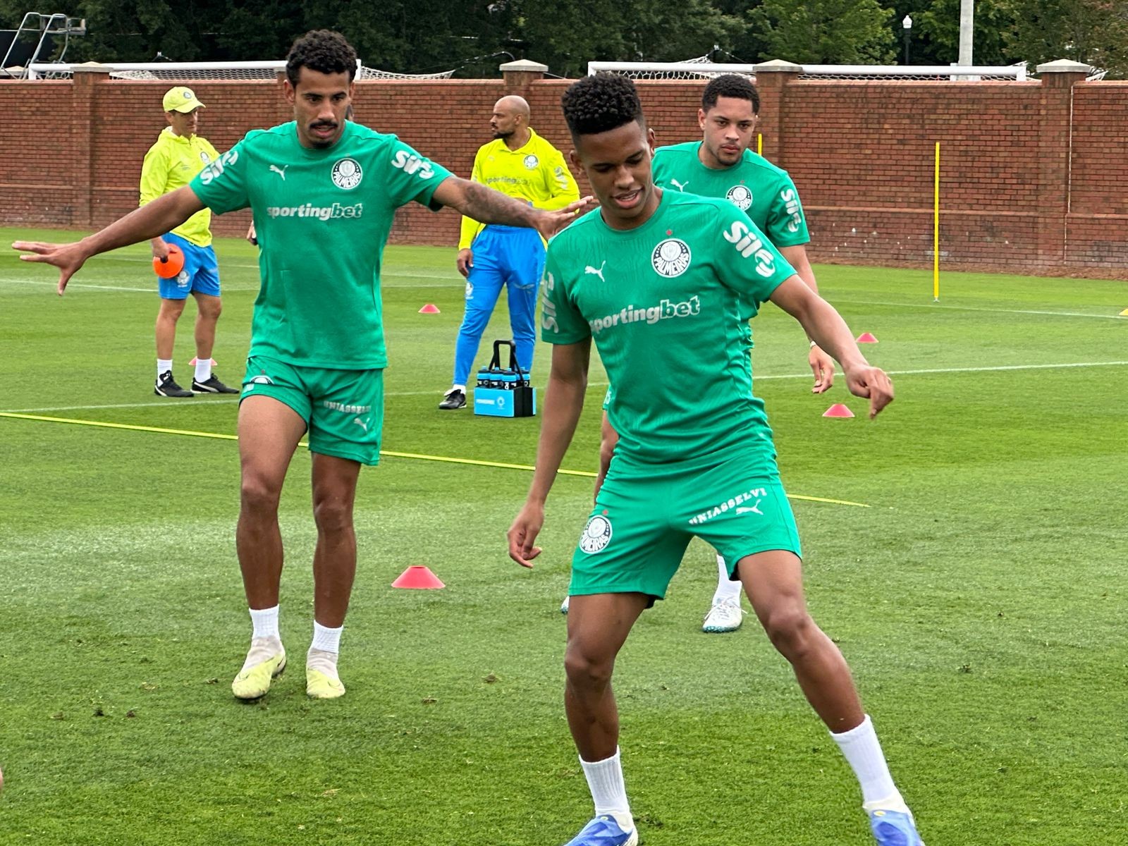 Estratégia Ofensiva de Abel para Confronto com Porto nos EUA