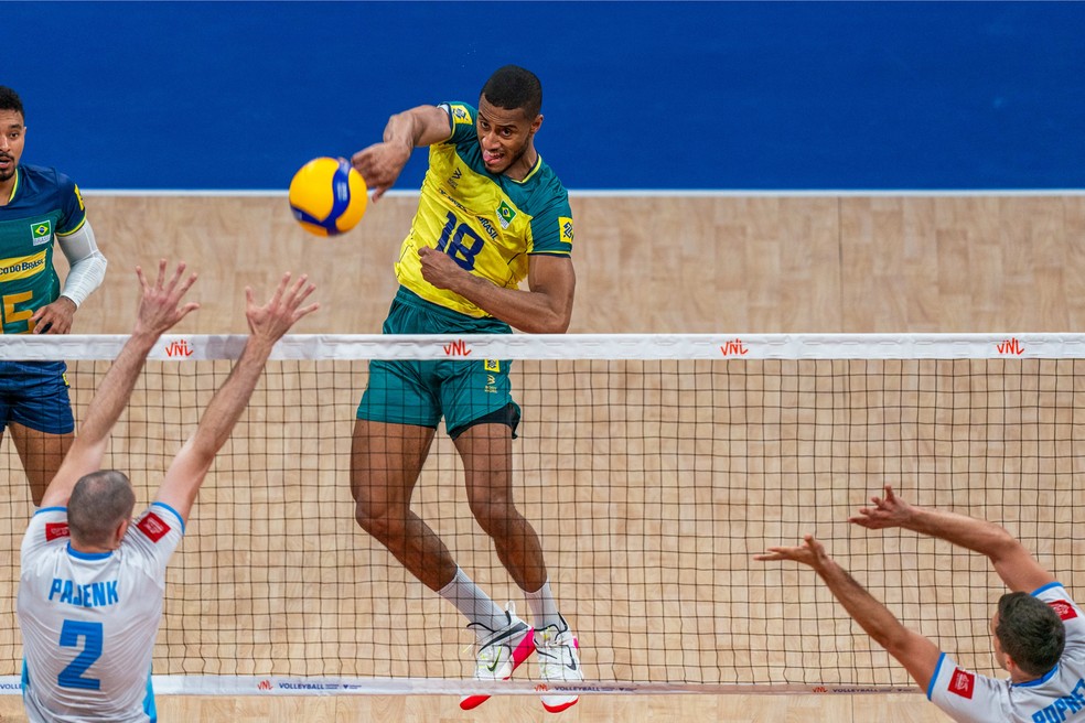 Brasil sofre com bloqueio do Canadá, perde no tie-break, e tenta se  complicar na VNL