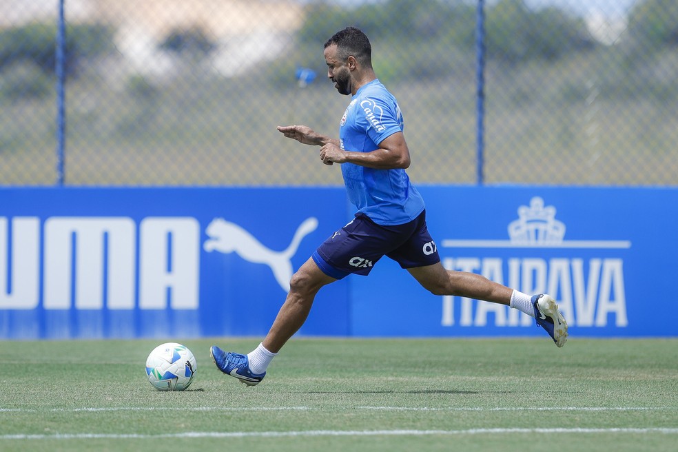 Caio Alexandre em treino no Bahia — Foto: Rafael Rodrigues / EC Bahia