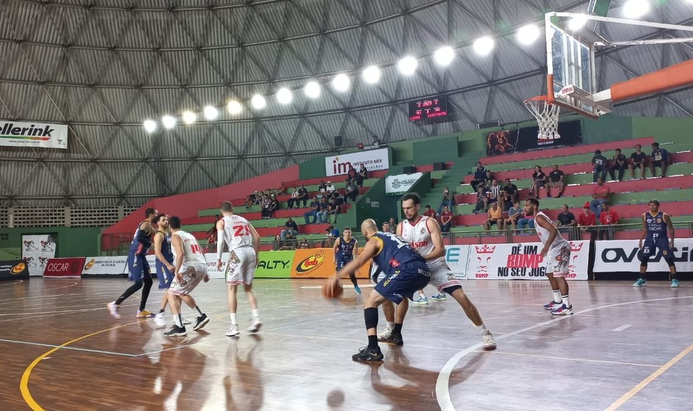 Campeonato paulista OSCAR SÃO JOSÉ BASKETBALL X BAURU BASKET 