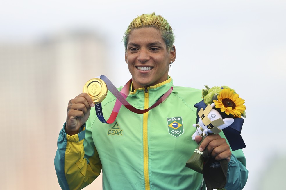 Quem foi o maior atleta da história olímpica do Brasil Quais foram seus principais feitos?