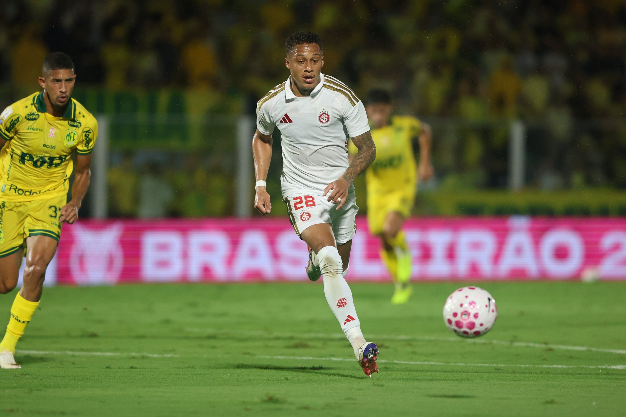 Inter perde três titulares e acumula problemas para jogo com Botafogo; veja lista