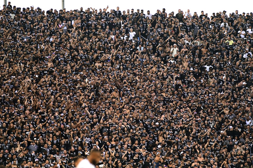 Torcida do Corinthians vai lotar a Neo Química Arena no sábado — Foto: Marcos Ribolli