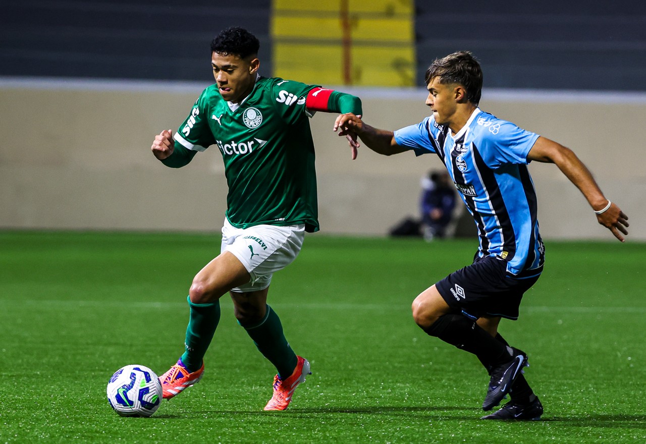 Palmeiras renova com joia do sub-17 que está no radar de Abel