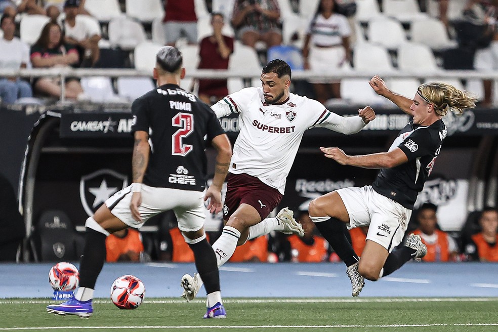 Freytes esclarece confusão em jogada ensaiada que levou à expulsão e vitória suada do Fluminense