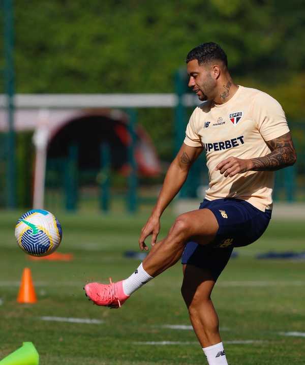 Recuperado, Wellington Rato reforça São Paulo para enfrentar o Internacional.