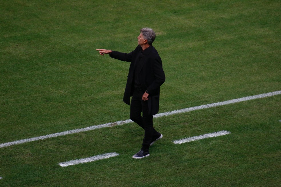 Renato Portaluppi em vitória do Grêmio — Foto: João Victor Teixeira
