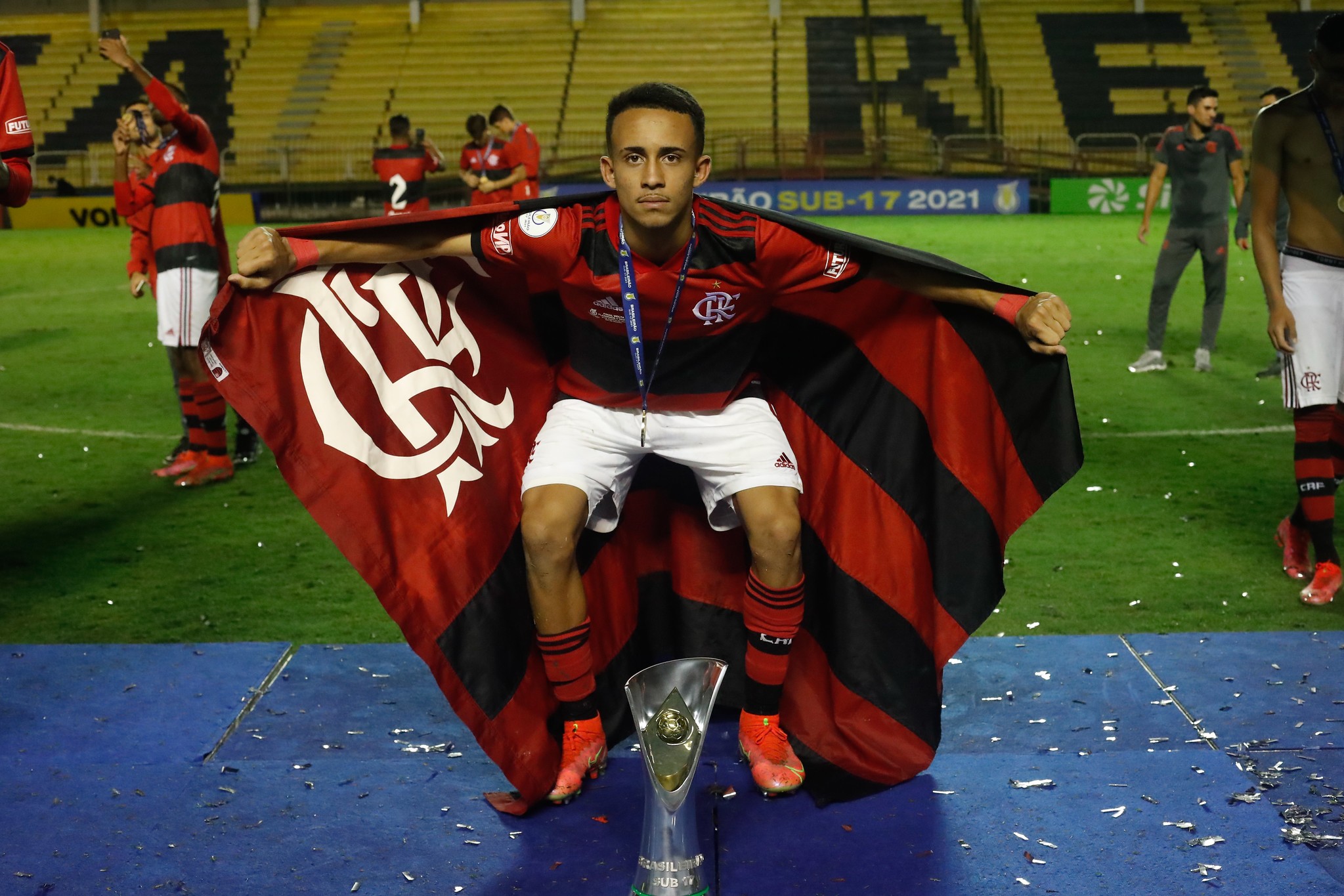 Matheus Gonçalves se despede do Flamengo: "Decisão difícil, mas preciso de novas oportunidades"