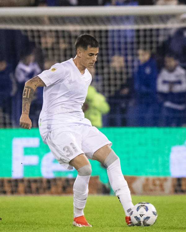 Técnico do Vélez fala sobre negociação de Valentin Gómez com o Cruzeiro