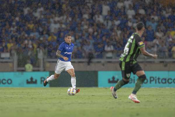 Atuações do Cruzeiro: Romero brilha, porém é expulso; Lucas Silva vacila; notas individuais