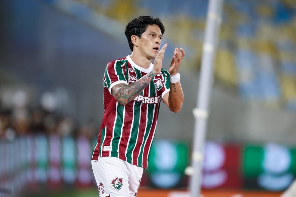 Cano retorna aos treinos e anima o Fluminense com sua recuperação