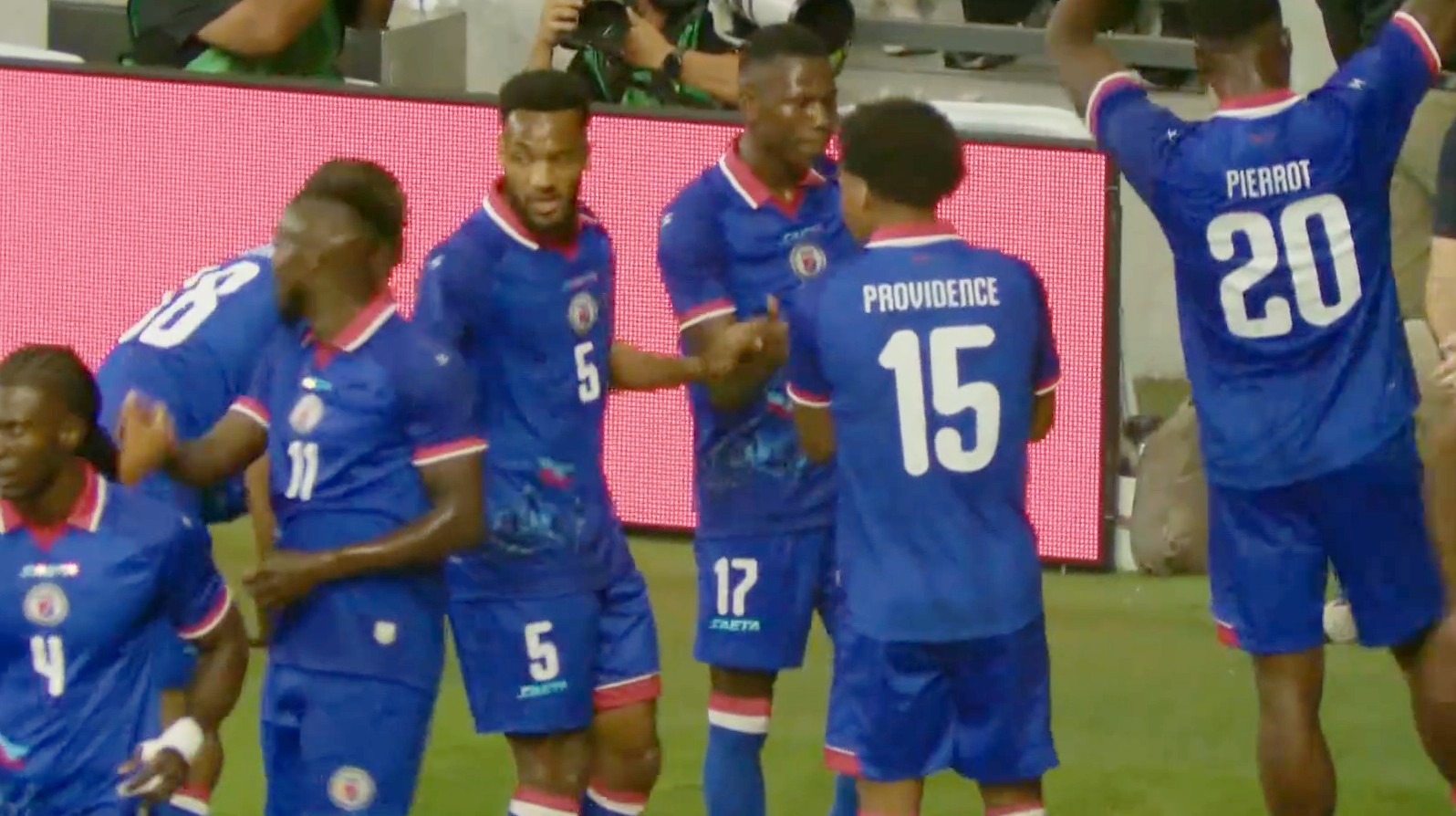 Cover image for Copa do Mundo: Haiti ganha elogios de torcedores brasileiros na web