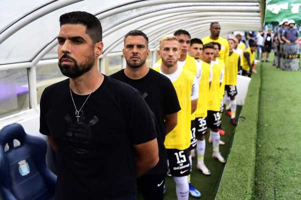 Antônio Oliveira destaca empate no dérbi e reforça compromisso do Corinthians.