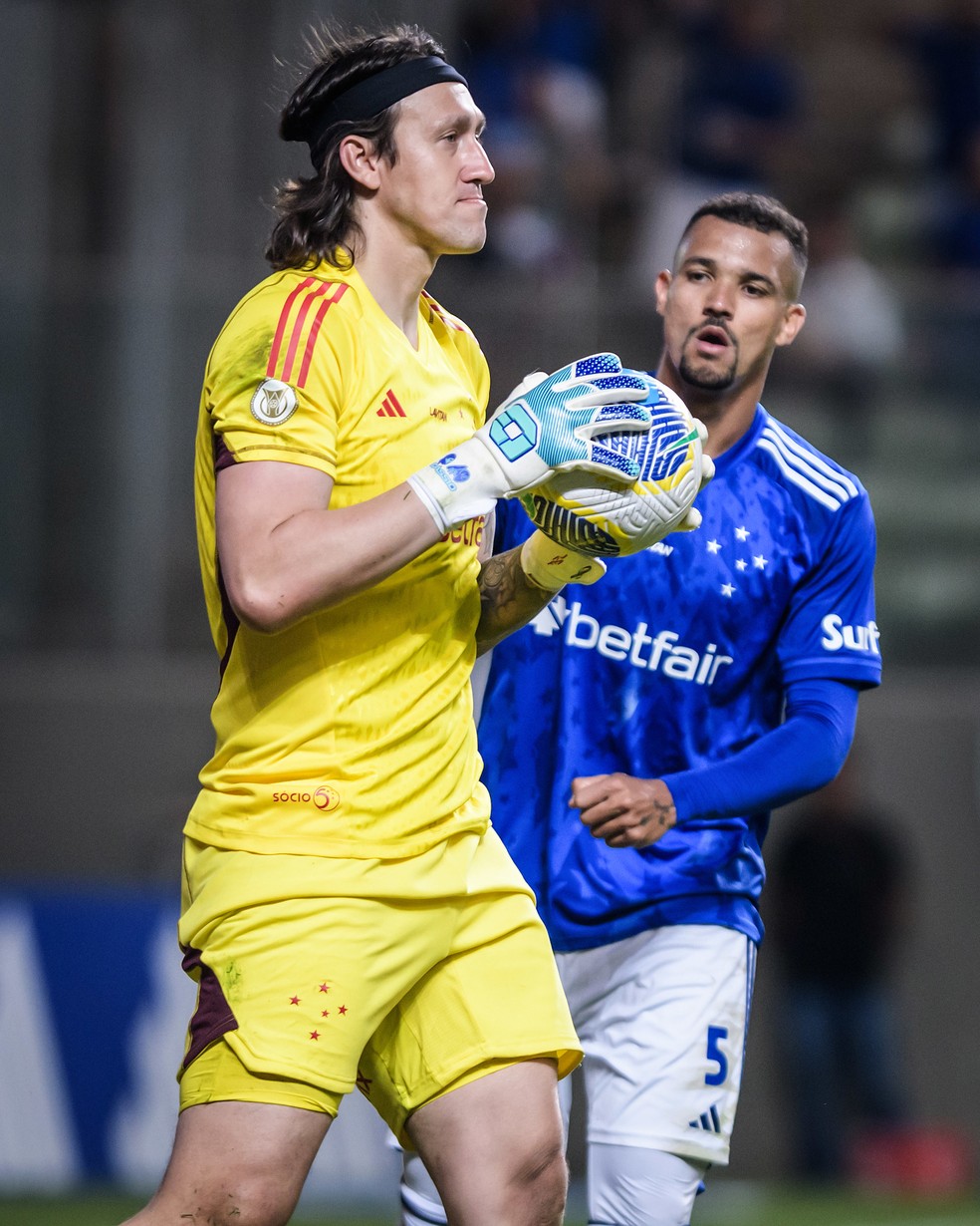 Cássio estreou no Cruzeiro na vitória sobre o Bragantino — Foto: Gustavo Aleixo