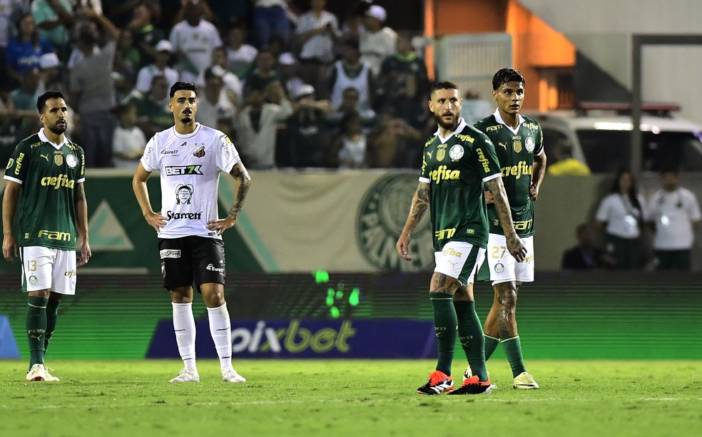 Zé Rafael e Richard Rios foram titulares na vitória do Palmeiras — Foto: Marcos Ribolli