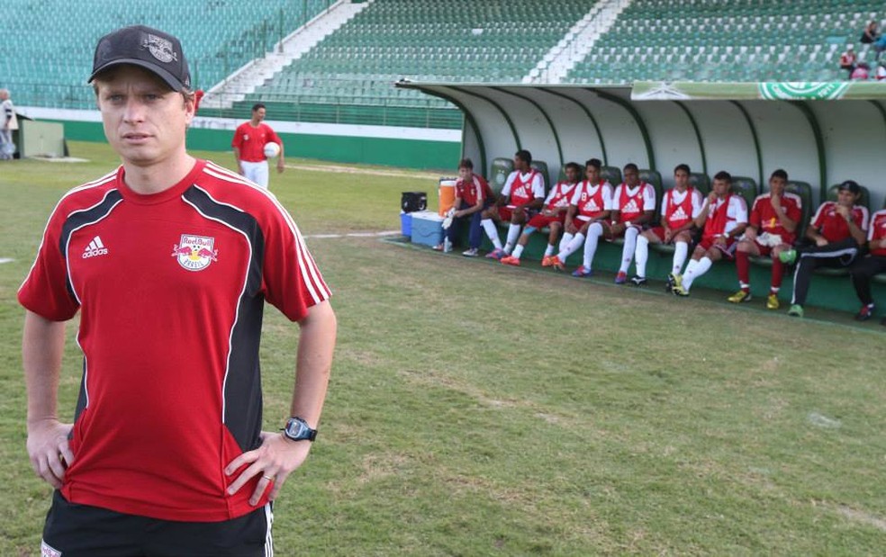 Fernando Seabra à frente do RB Brasil — Foto: Divulgação / RB Brasil