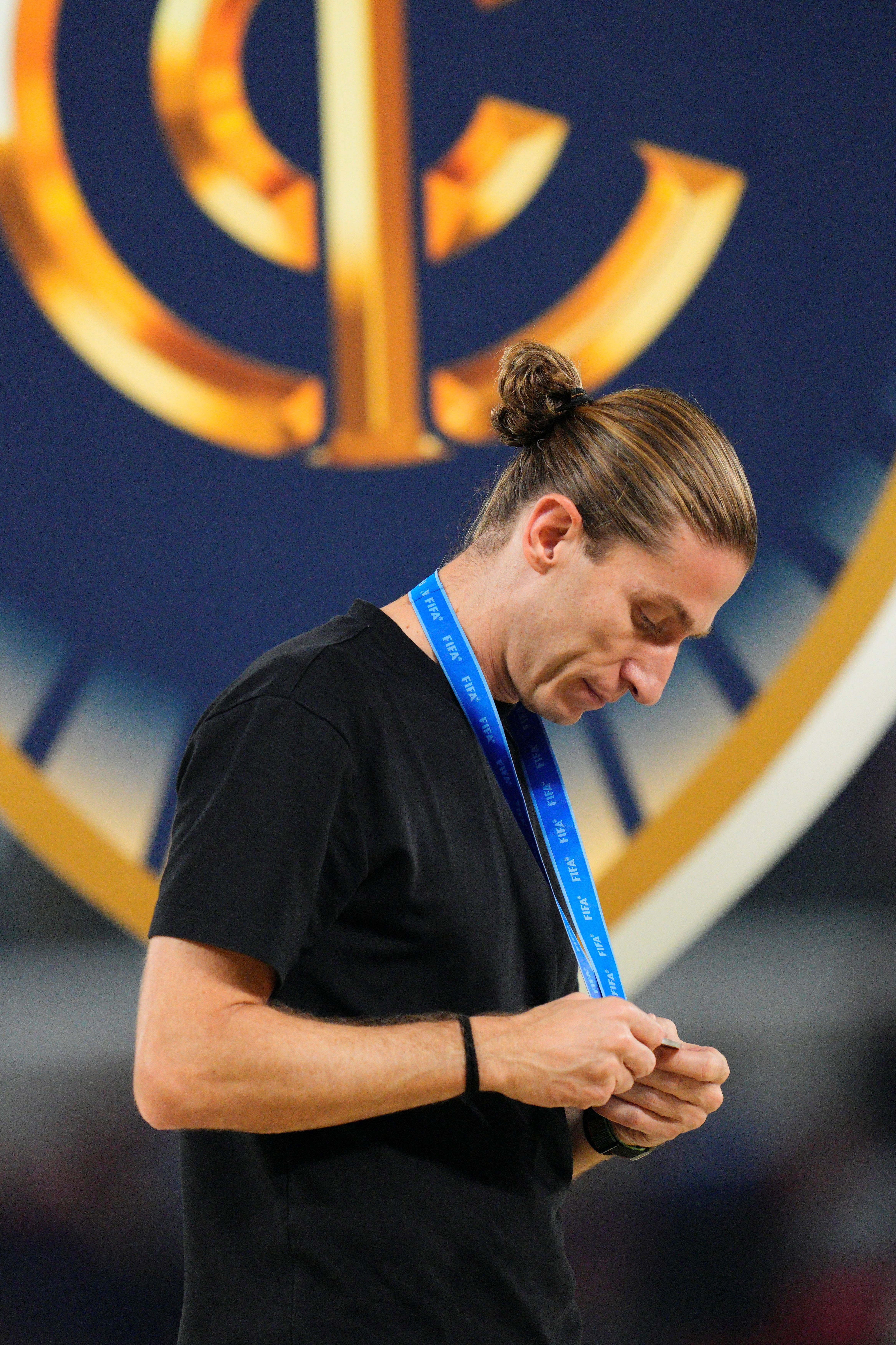 Com futuro indefinido, Filipe Luís alcança marca no Fla após 14 anos | Ge