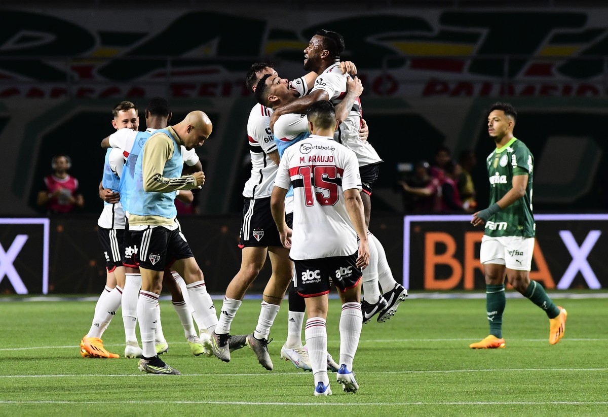 Rivais na Copa do Brasil, São Paulo leva larga vantagem contra o Palmeiras  em mata-matas