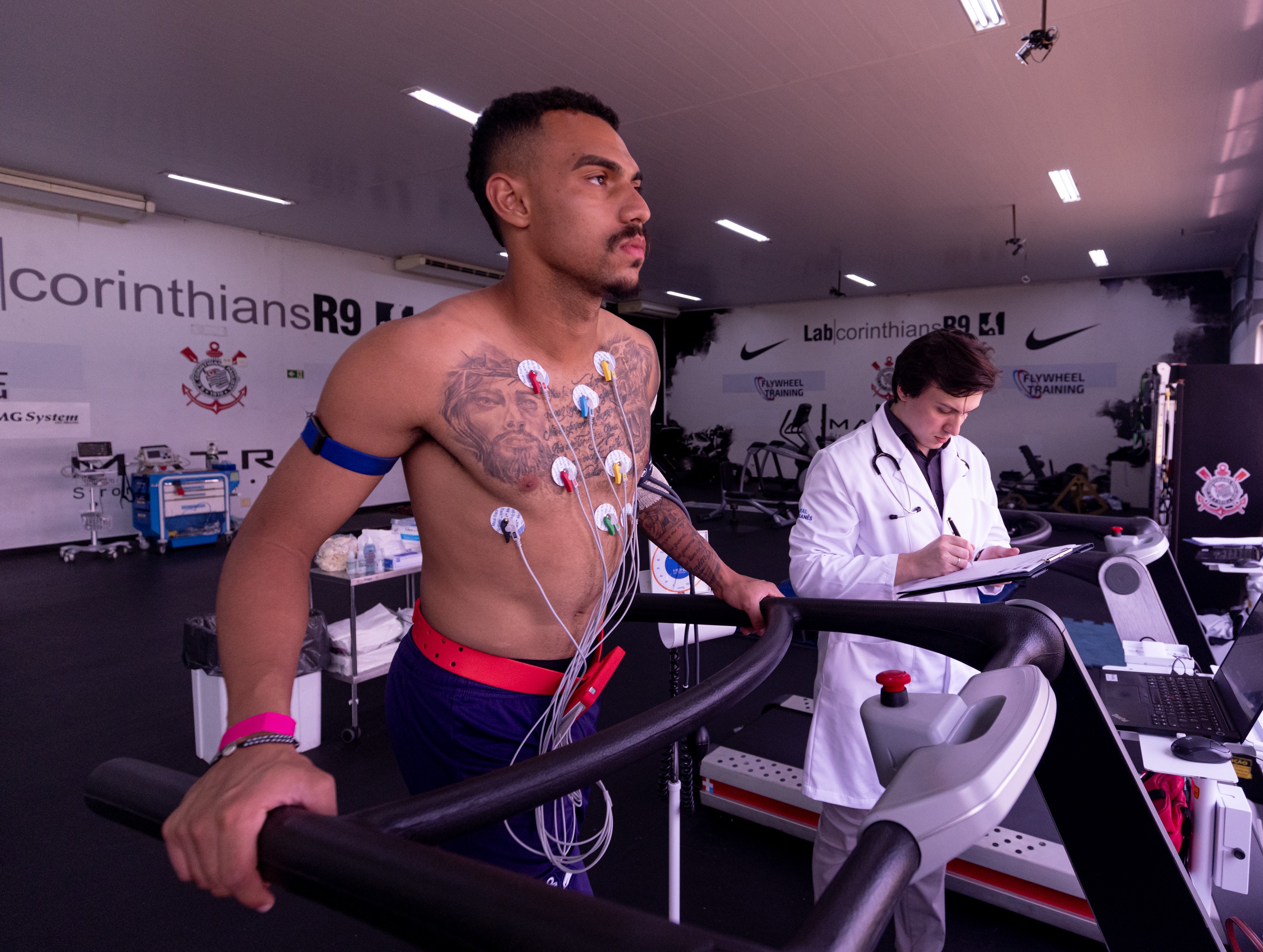 Corinthians antecipa temporada 2026 e realiza exames médicos no elenco para evitar surpresas