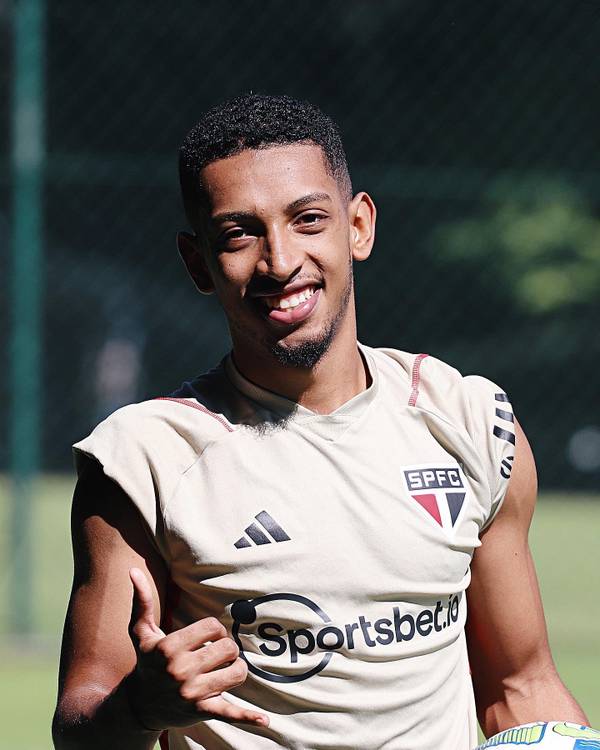 São Paulo acerta venda de Talles Costa para clube da Ucrânia