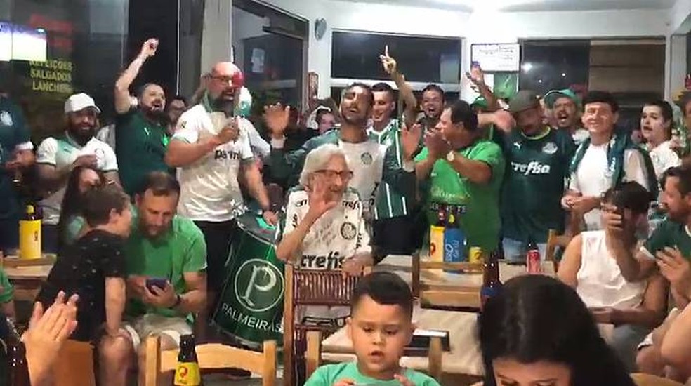 Palmeiras faz parte da história de Dona Antônia, de 112 anos — Foto: Arquivo Pessoal