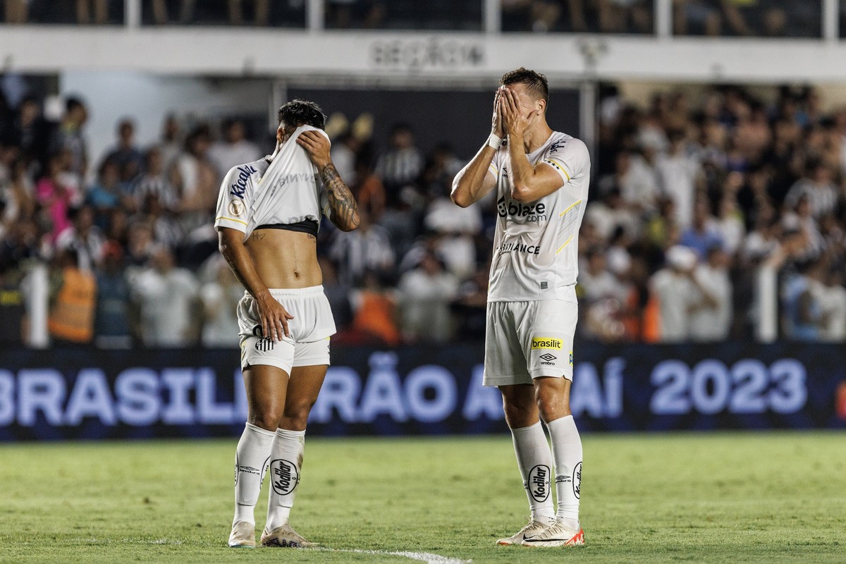 Santos é rebaixado pela primeira vez no Brasileiro - 06/12/2023