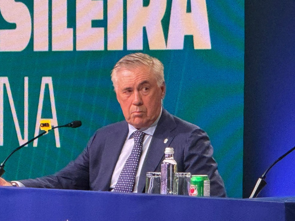 Carlo Ancelotti na convocação da Seleção — Foto: Cahê Mota / ge