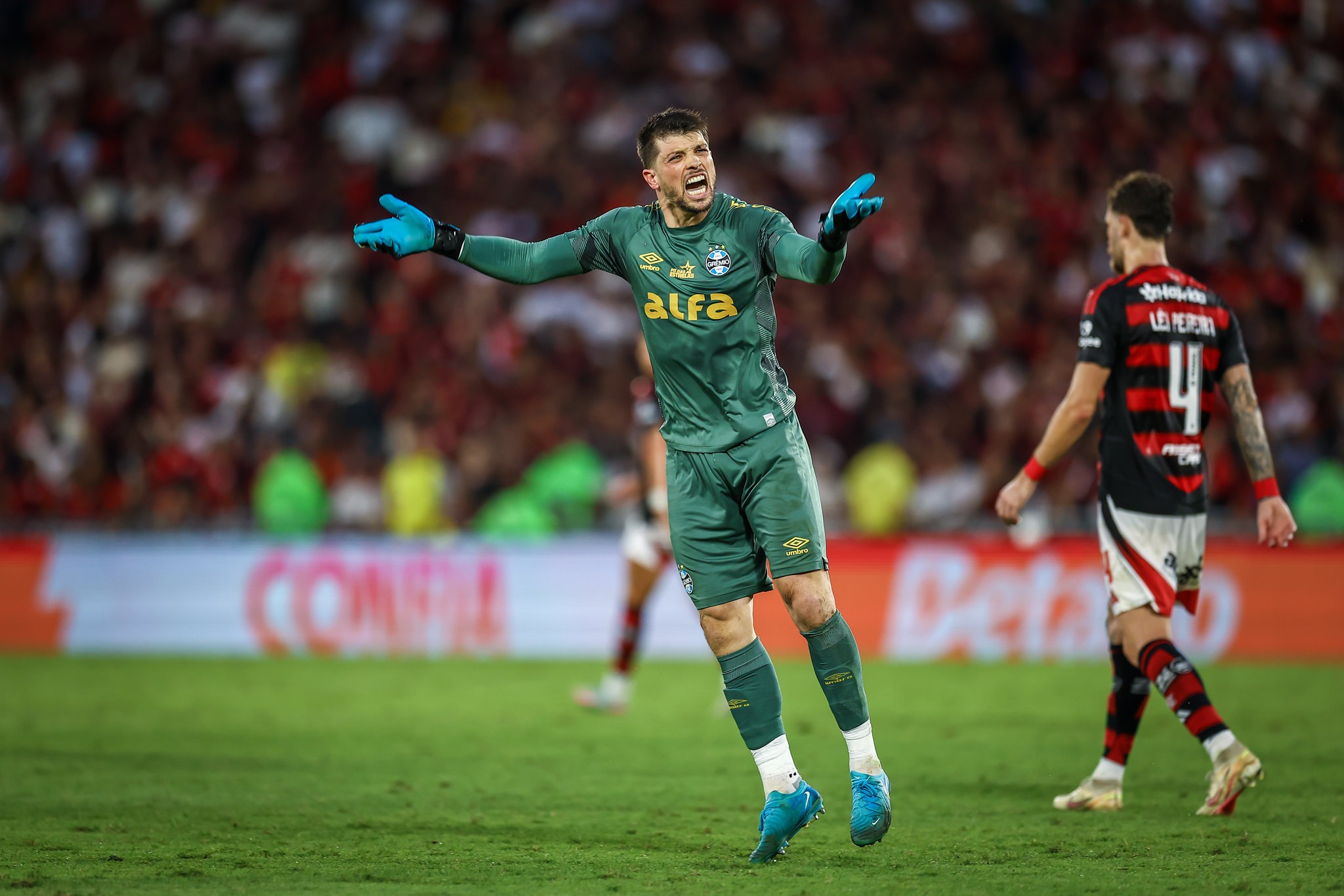Volpi brilha no Grêmio com defesas decisivas e alcança top 3.