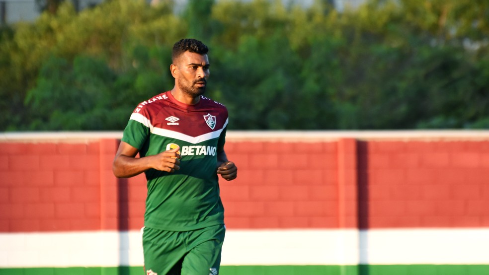 Thiago Santos em ação no treino do Fluminense — Foto: Marcelo Gonçalves / Fluminense FC